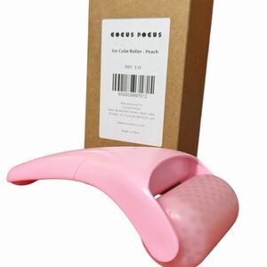 Cocus Pocus Ice Cube Roller Peach Compact Travel-Friendly Tool